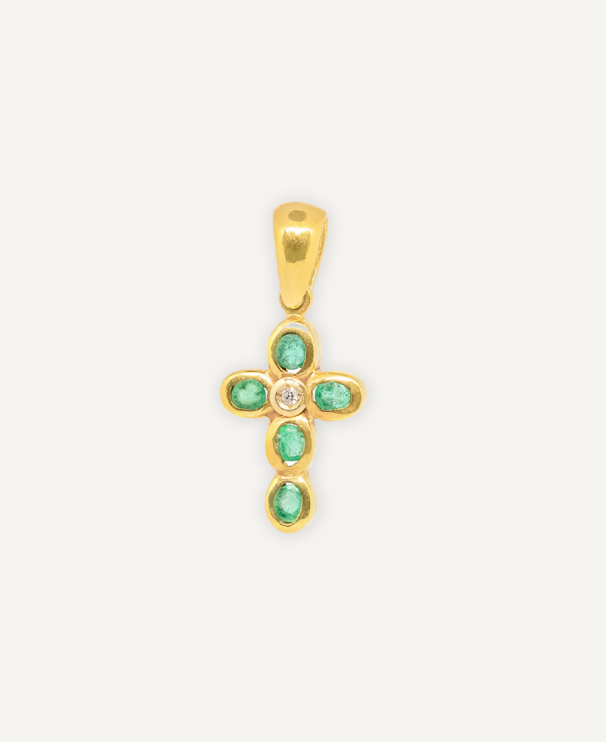 Charm Cruz Esmeraldas