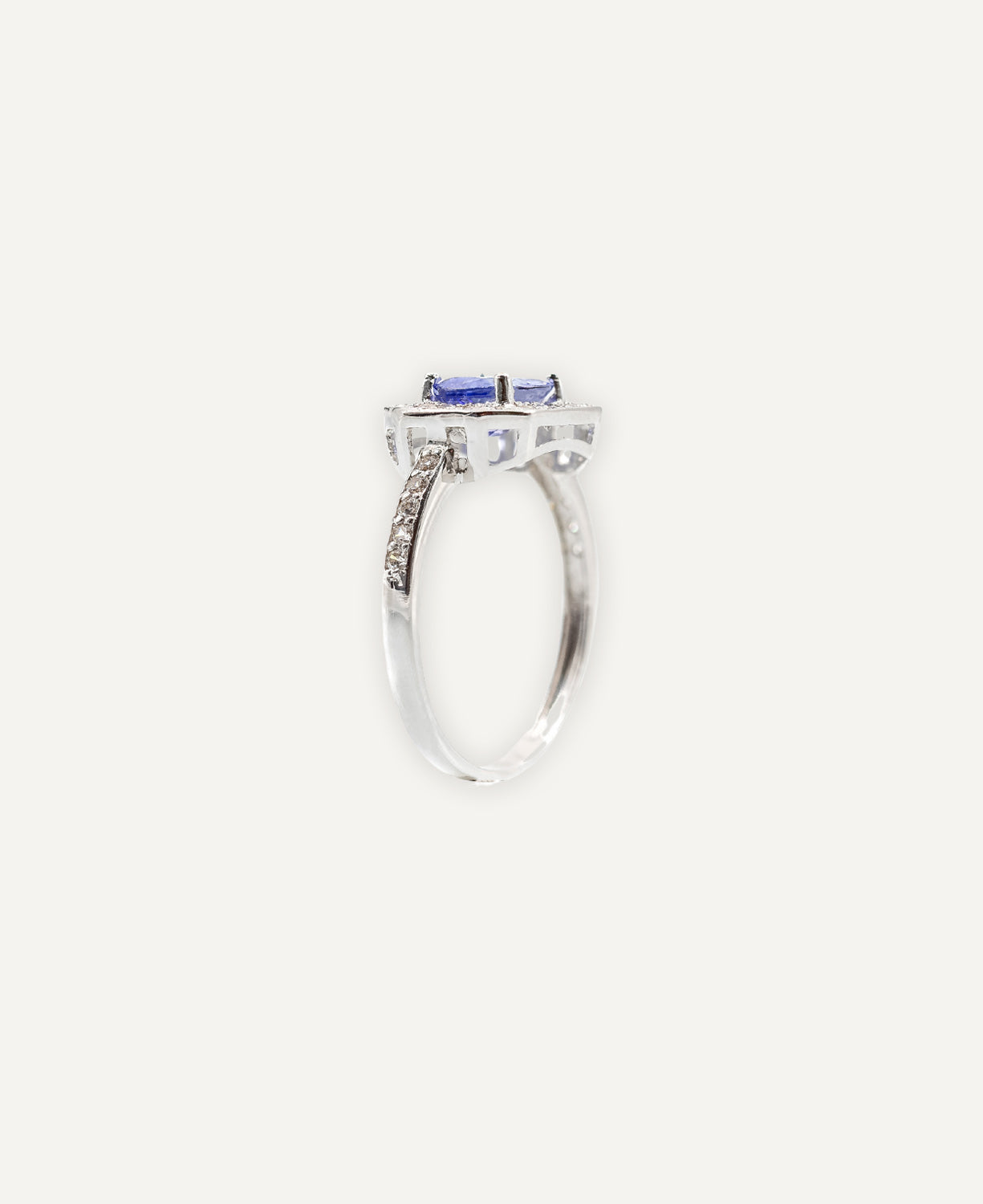 Vintage Diamond and Tanzanite Ring